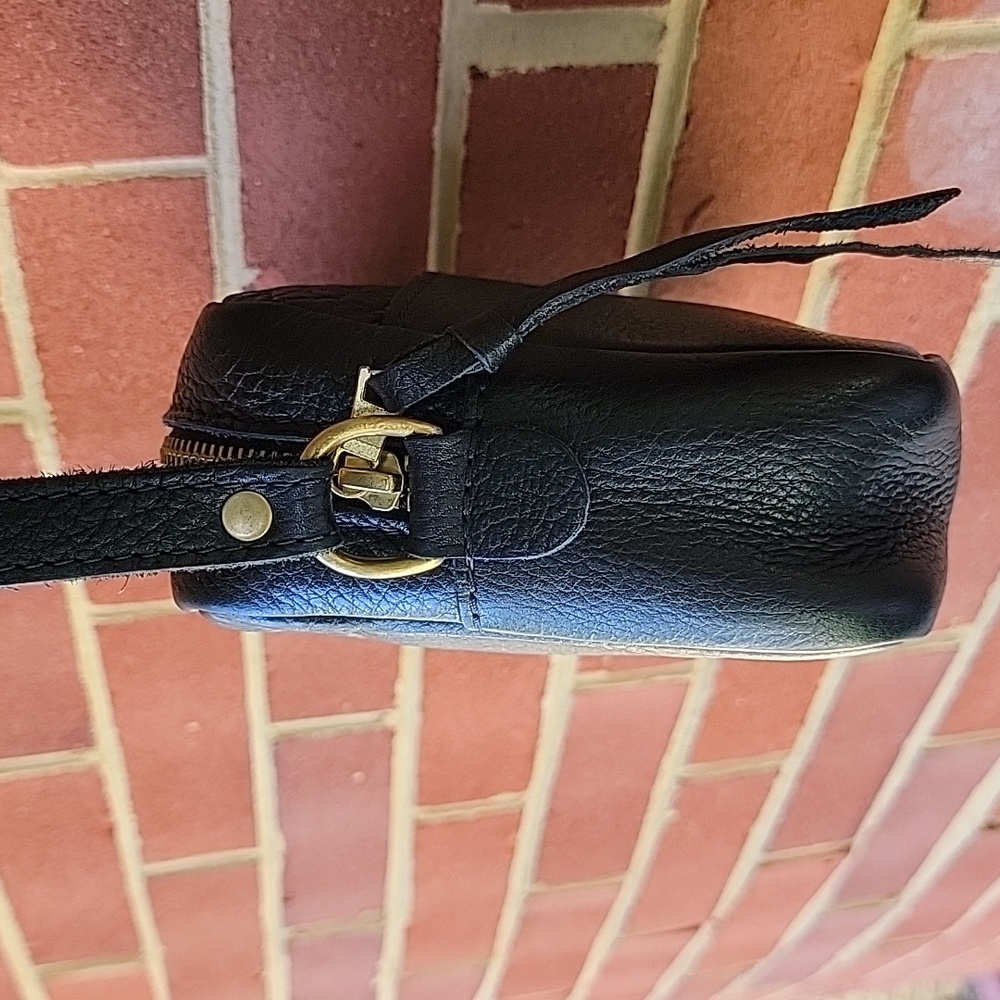 Portland Leather Crossbody Bag - Picture 6 of 13
